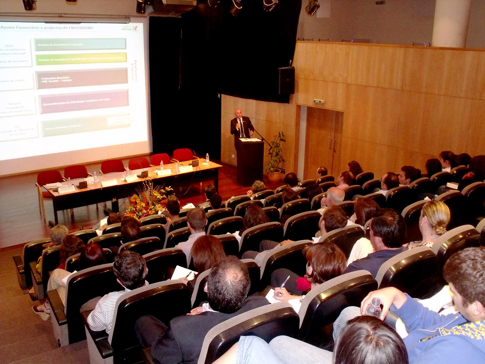 Auditorio-da-Biblioteca-Municipal-de-Barcelos